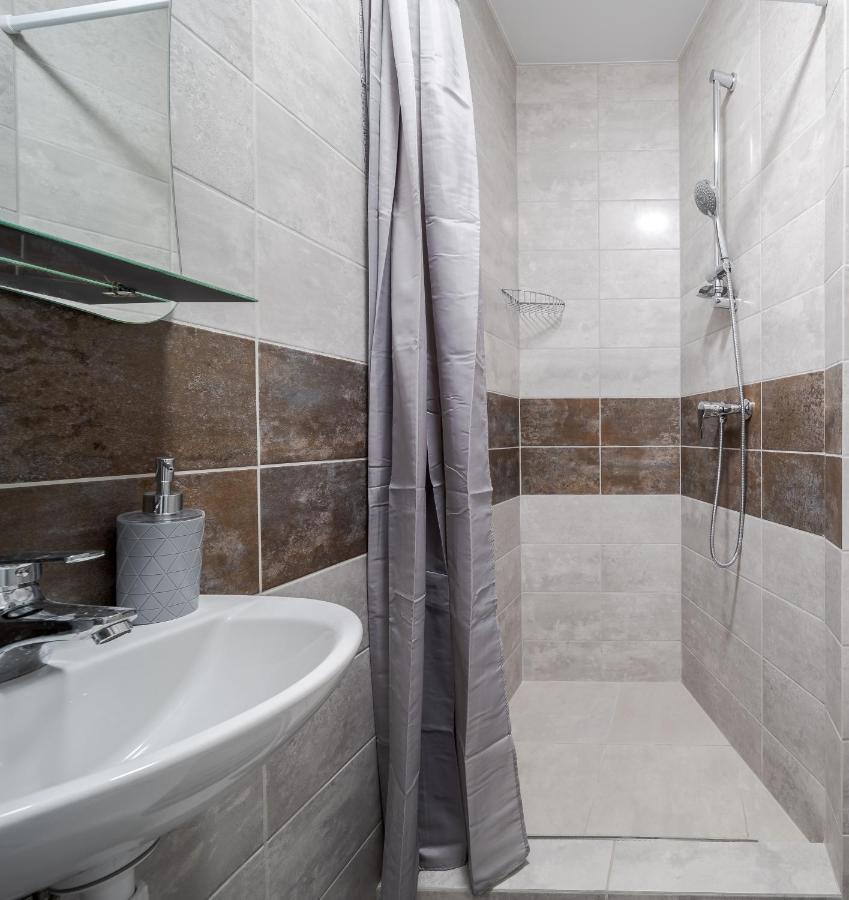 Golden Violin ! Apartments Lviv S Экстерьер фото